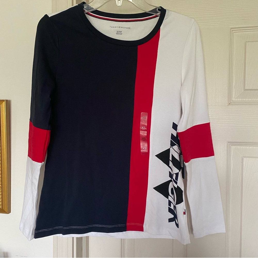BNWT Tommy Hilfiger size xs long sleeve top
